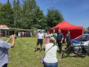 Policjanci podczas na pikniku