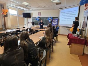 „Dzień otwarty” w szkole tworzącej klasę o profilu policyjnym