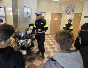 „Dzień otwarty” w szkole tworzącej klasę o profilu policyjnym