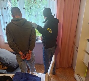 Współpracownik oszusta podającego się za „policjanta” aresztowany na 3 miesiące