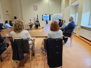 Spotkanie policjantów z przedstawicielami banków