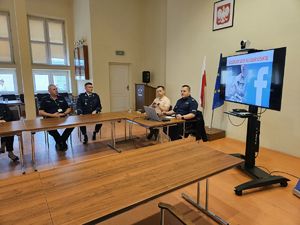 Spotkanie policjantów z przedstawicielami banków