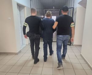 Zatrzymani mężczyźni podejrzani o udział w oszustwach metodą na „policjanta"