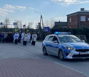 Uroczystość religijna zabezpieczona przez policjantów